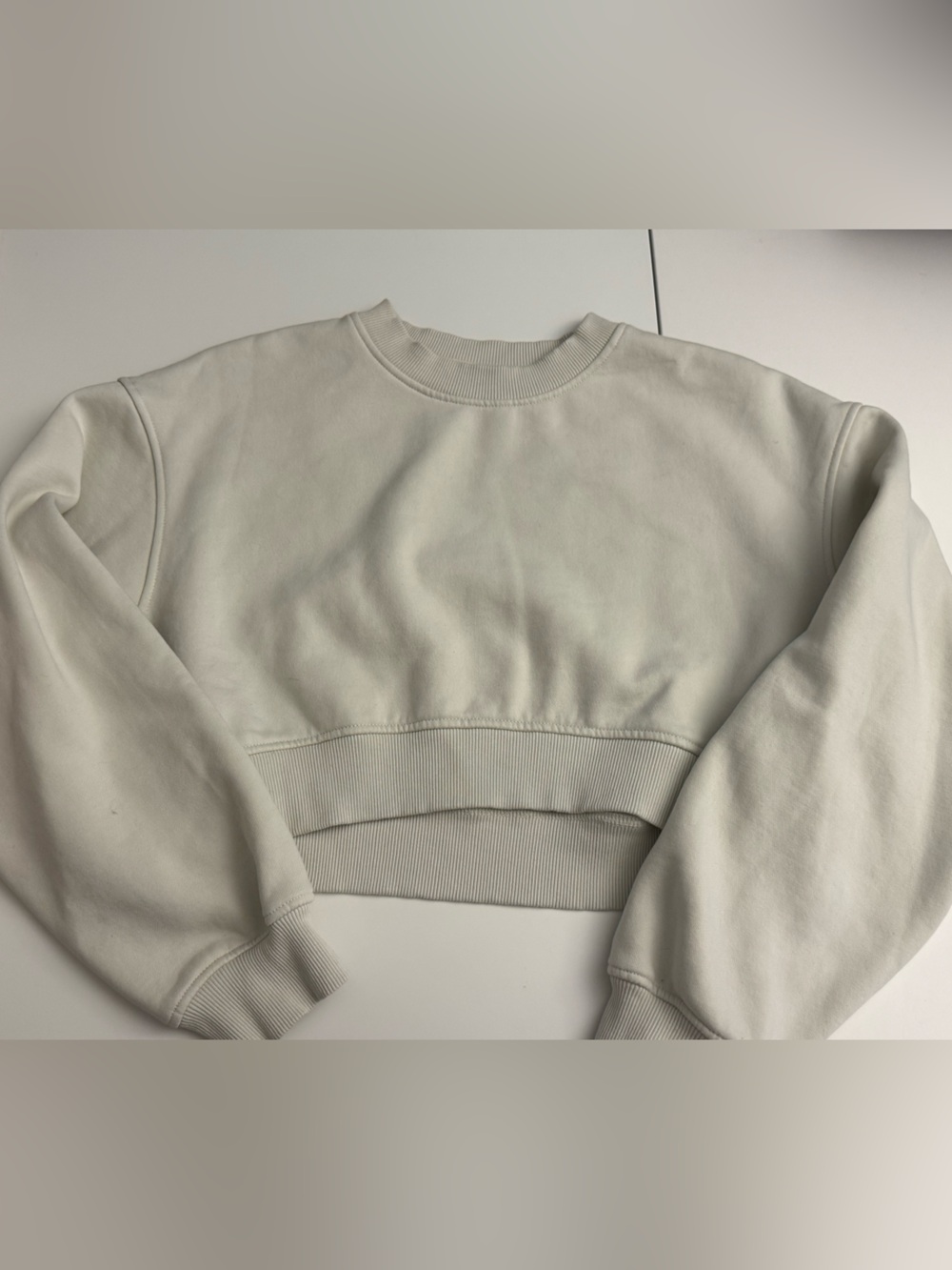 Zara Women's Cropped Sweatshirt Size M
